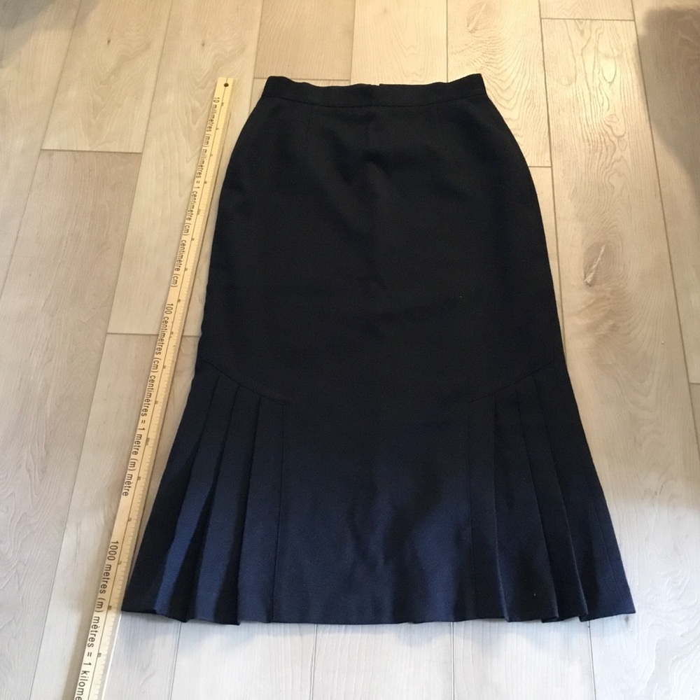 Vintage Women's Black Midi Skirt with Pleated Flared Hem
